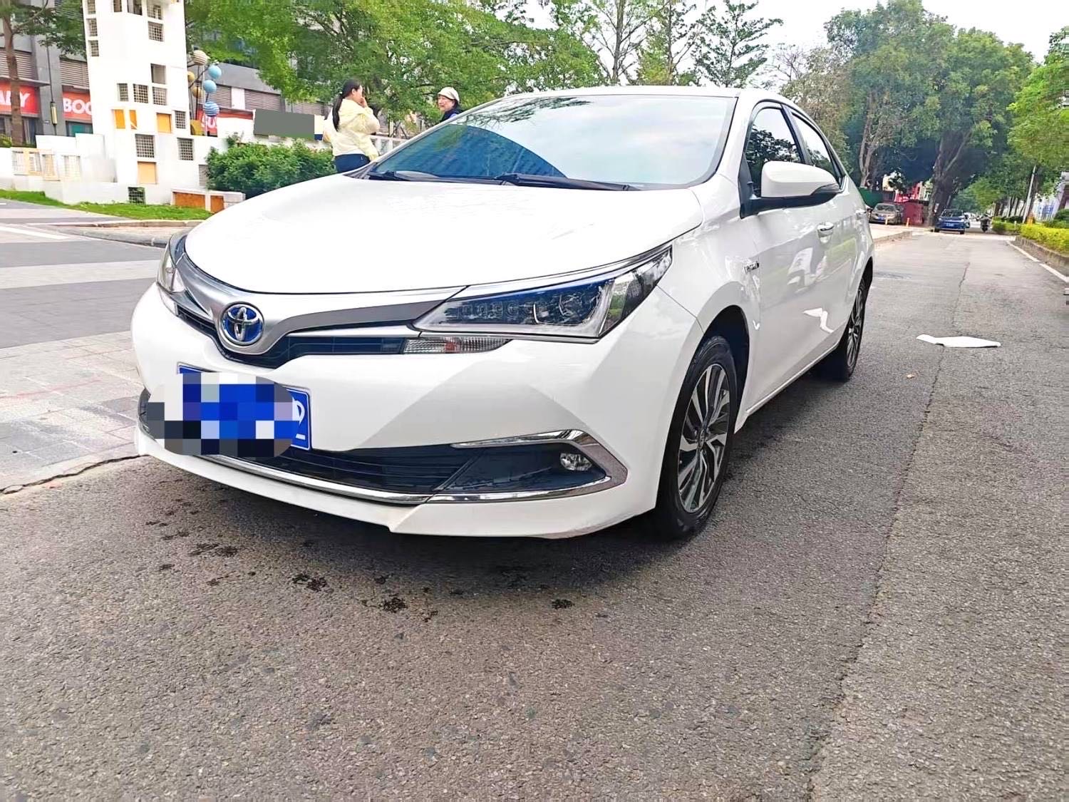 卡罗拉 Model Year 双擎 1.8L E CVT 智尚版
