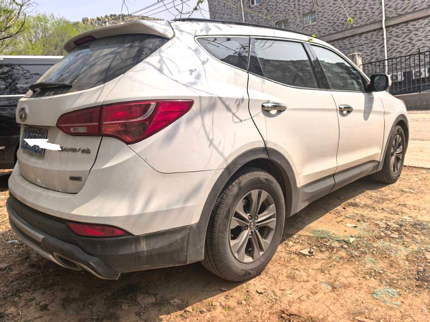 胜达 Model Year 2.0T 自动四驱智能型 5 Seats