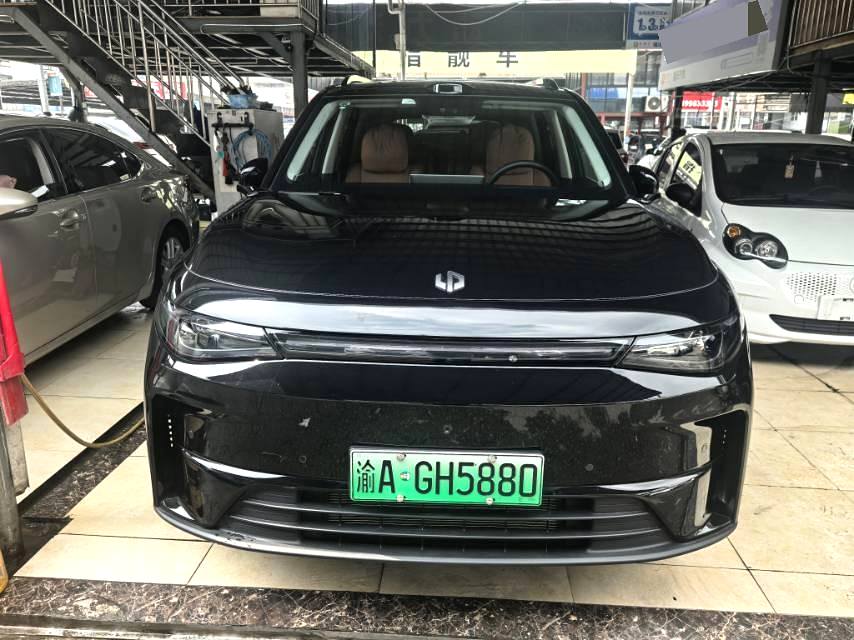 零跑 C 16 Model Year 增程 280 激光雷达智尊版 6 Seats
