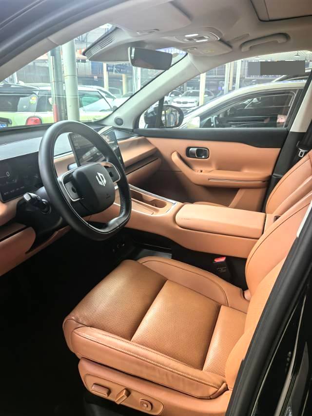 零跑 C 16 Model Year 增程 280 激光雷达智尊版 6 Seats