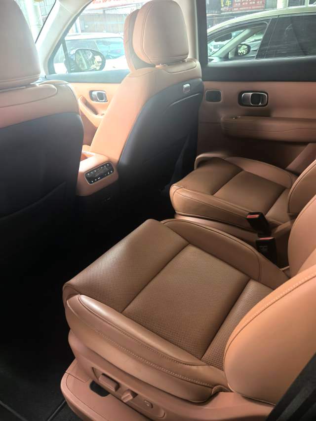 零跑 C 16 Model Year 增程 280 激光雷达智尊版 6 Seats
