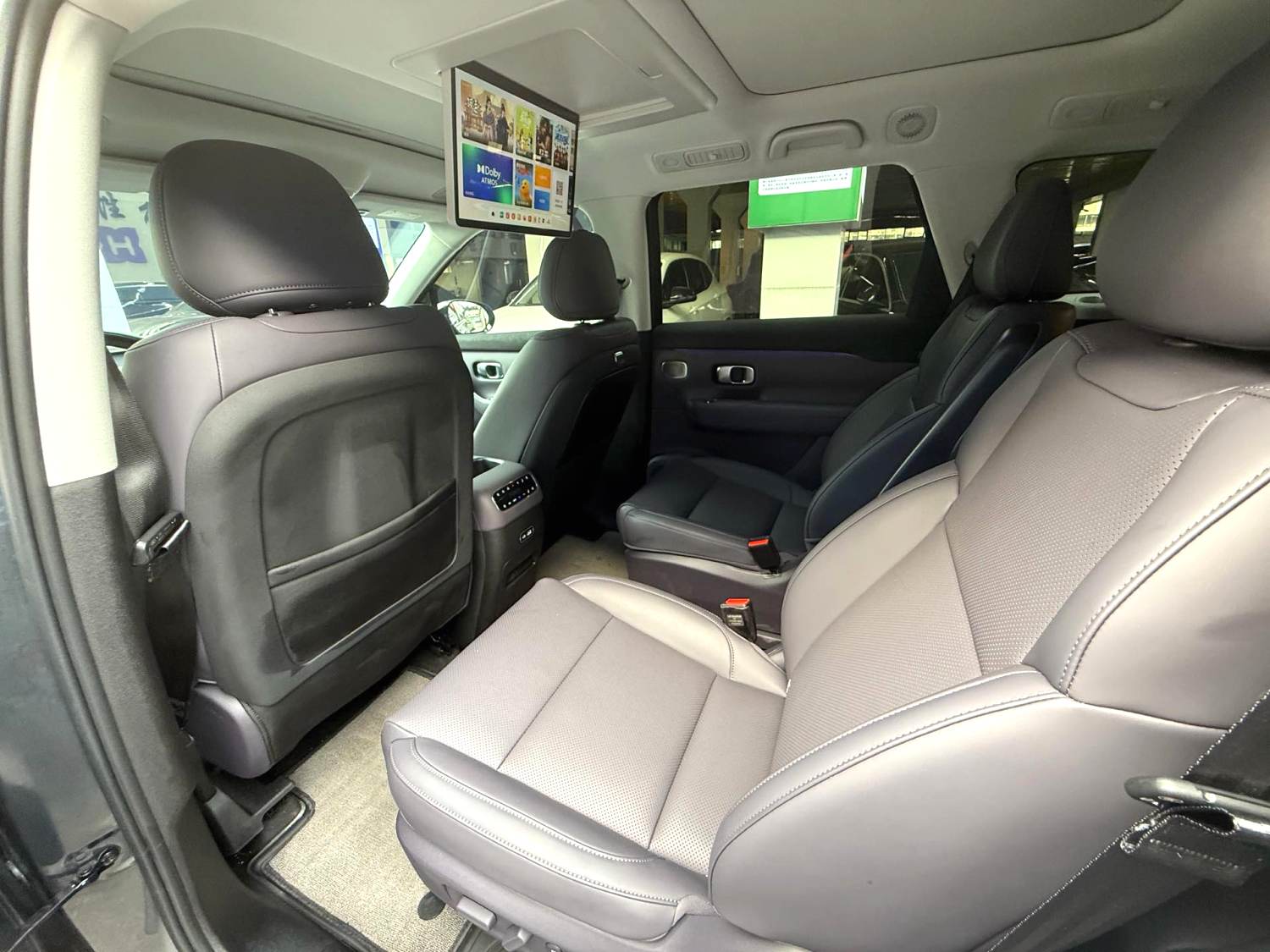 零跑 C 16 Model Year 增程 280 激光雷达智尊版 6 Seats