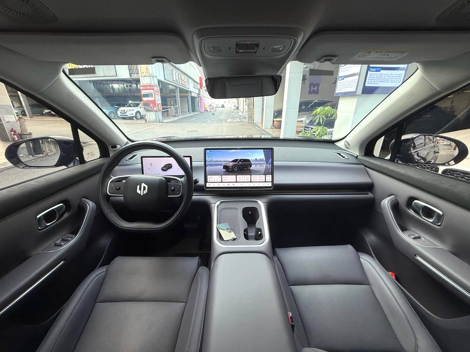 零跑 C 16 Model Year 增程 280 激光雷达智尊版 6 Seats