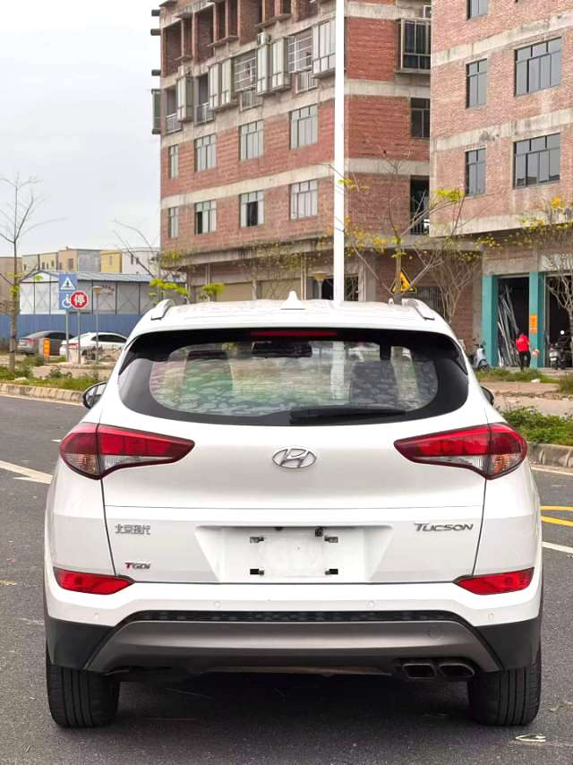 途胜 Model Year 1.6T 双离合两驱智能型