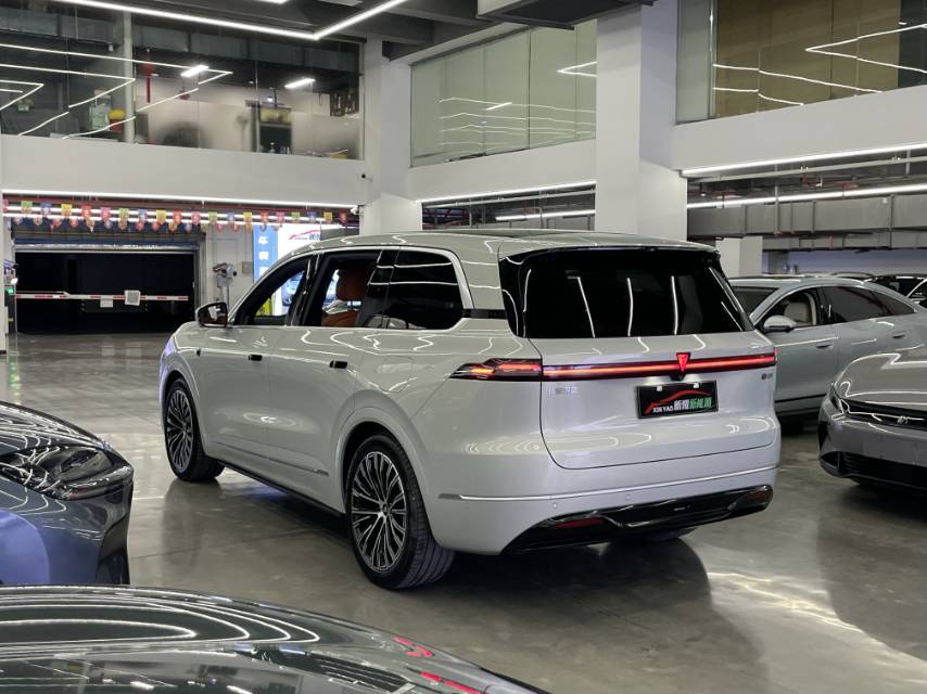 深蓝 S 09 Model Year 4WD Ultra 高定版