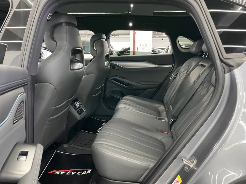 宋 L (Liter) Electric Vehicle Model Year 智驾版 662km 激光雷达卓越型