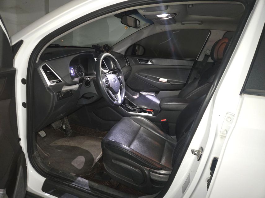 途胜 Model Year 1.6T 双离合两驱智能型