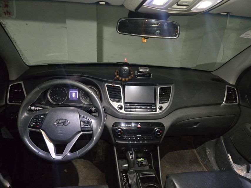 途胜 Model Year 1.6T 双离合两驱智能型