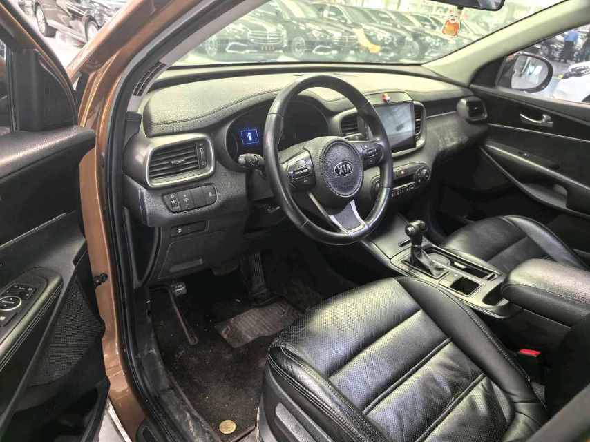 索兰托 Model Year 索兰托 L (Liter) 2.4L Gasoline 2WD 运动版 5 Seats 国 IV