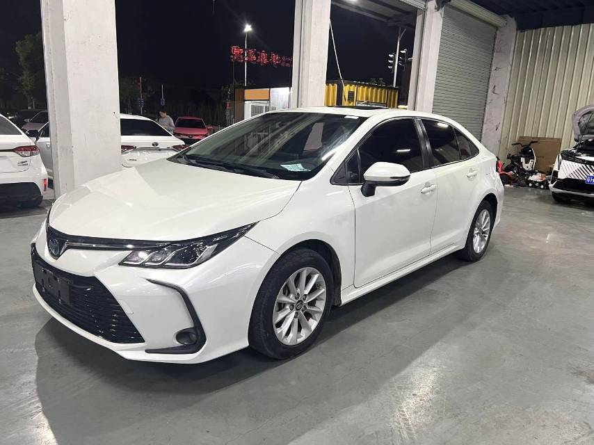 卡罗拉 Model Year 双擎 1.8L E CVT 精英版