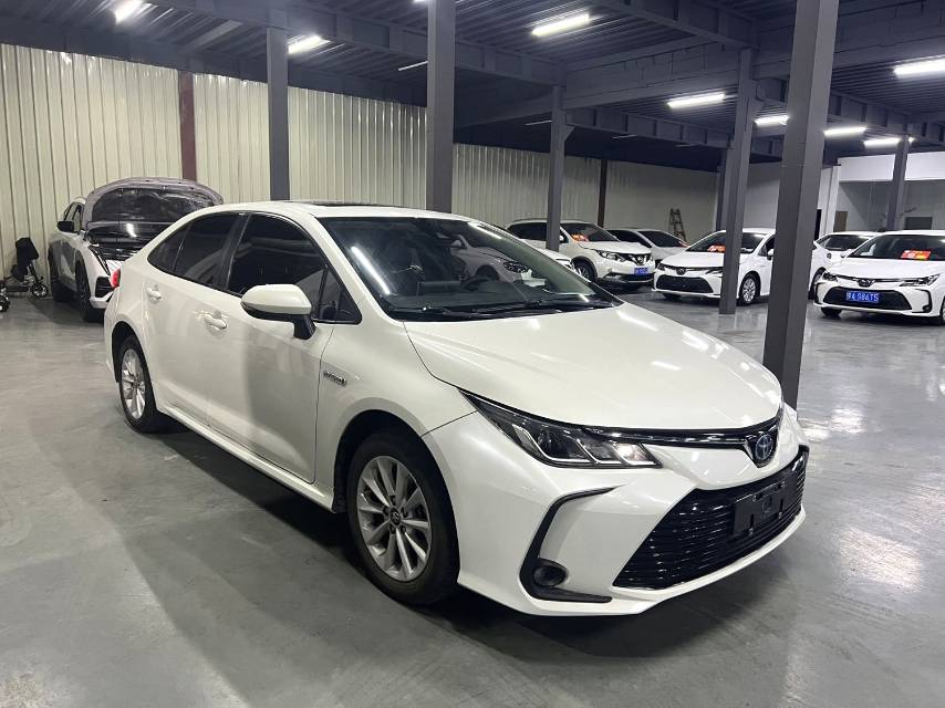 卡罗拉 Model Year 双擎 1.8L E CVT 精英版