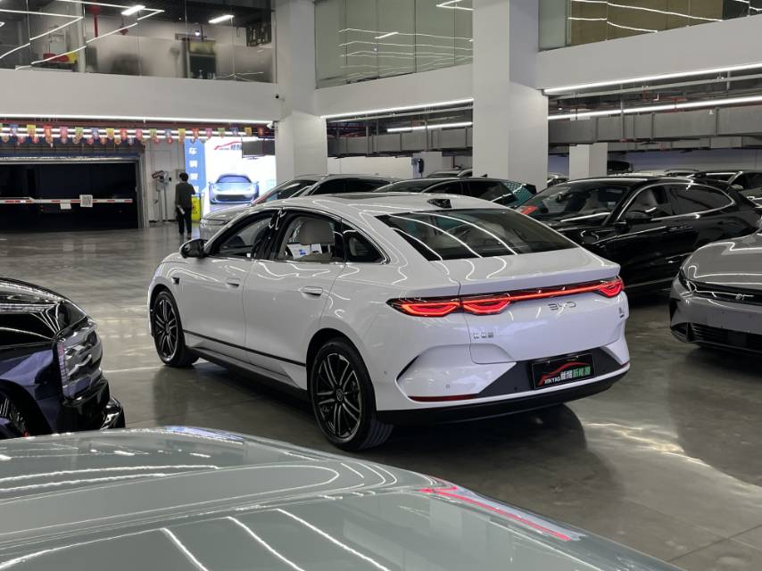 秦 L (Liter) Model Year Electric Vehicle 545KM 卓越型