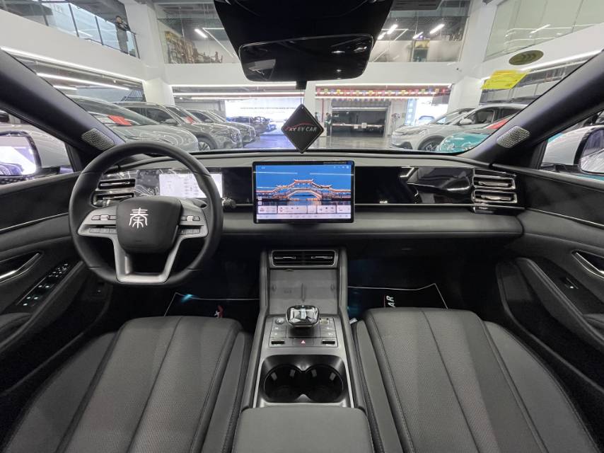 BYD L (Liter) DM i 120KM