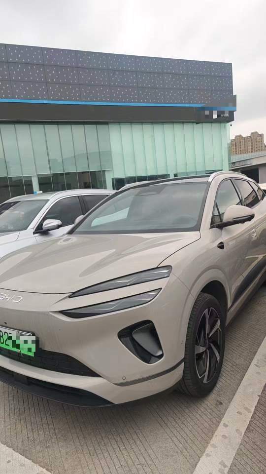 BYD 06 — электромобиль на альтернативном топливе, версия 605 Plus