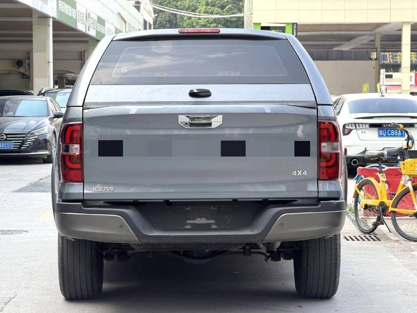 长安览拓者 Model Year 2.0T 自动四驱汽油旗舰型标箱