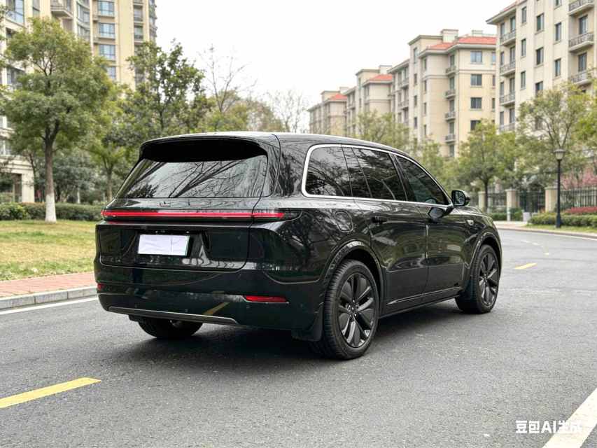 理想 L (Liter) 9 Model Year Ultra