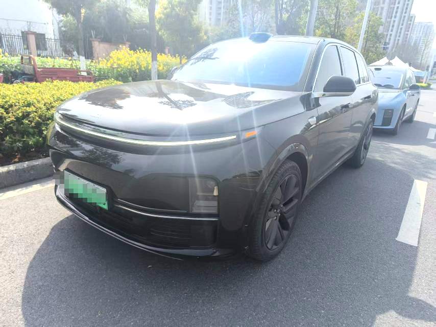 理想 L (Liter) 7 Model Year Ultra