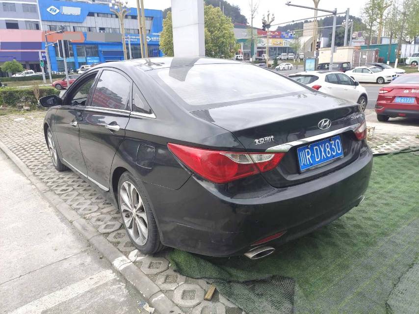 索纳塔 Model Year 2.0L 自动尊贵版