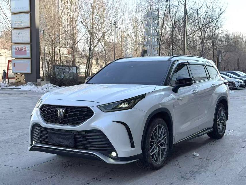 皇冠陆放 Model Year 2.5L Hybrid Electric Vehicle 四驱豪华版