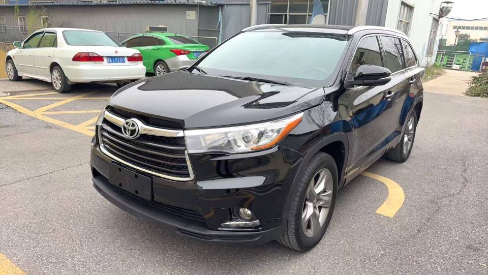 汉兰达 Model Year 2.0T 两驱精英版 7 Seats
