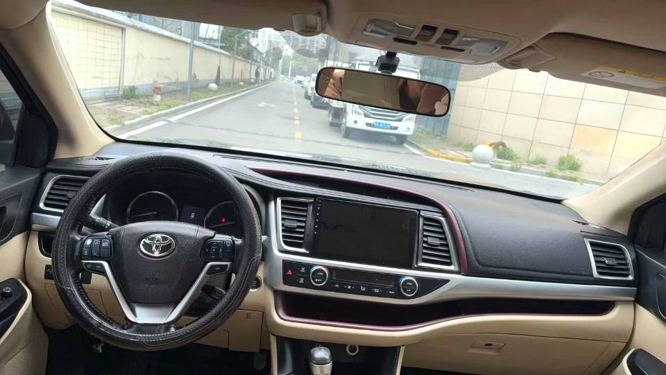 Toyota Highlander 2.0T 2WD Elite, 7 мест