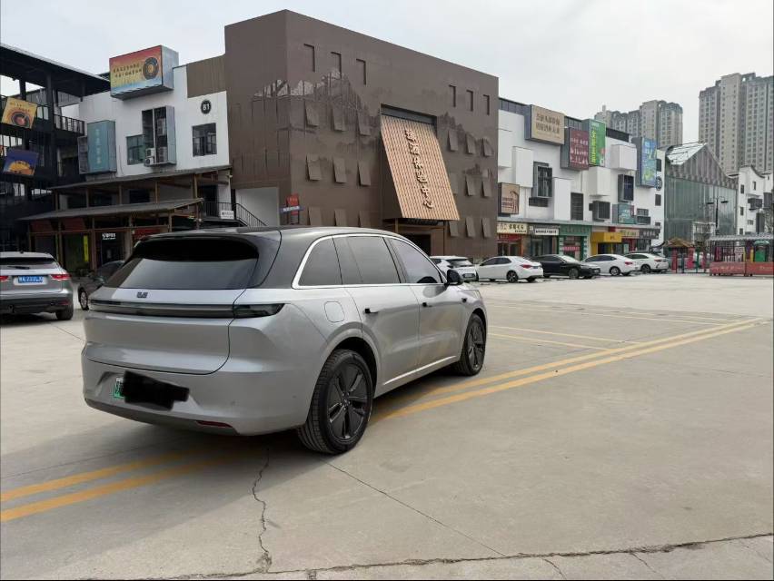 Li Auto L (литр) 6 Pro