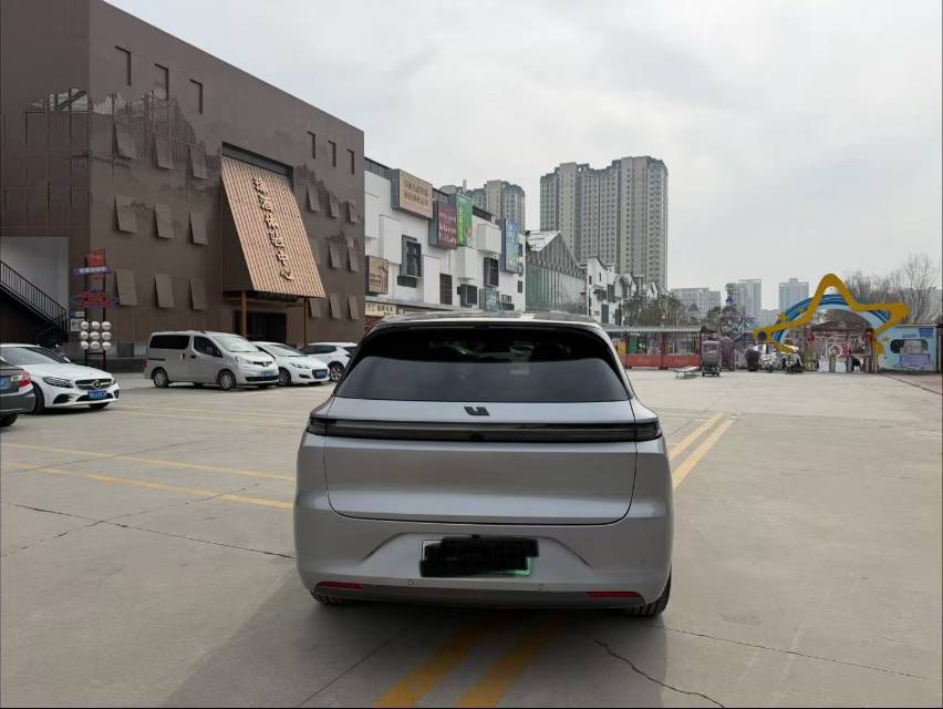 Li Auto L (литр) 6 Pro