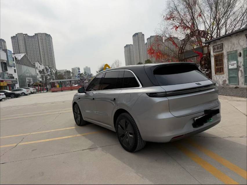 Li Auto L (литр) 6 Pro