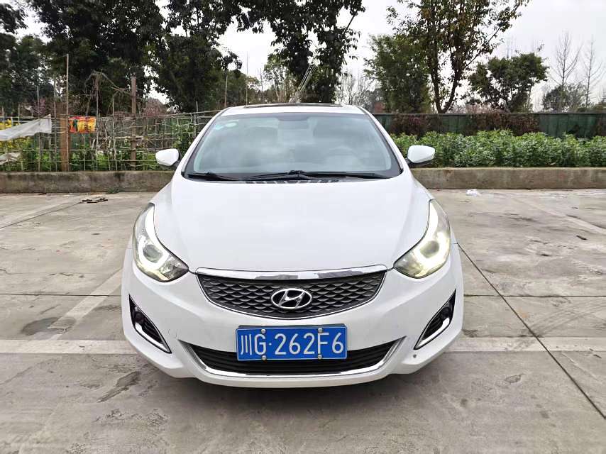 Hyundai 1,6 л, автоматическая коробка передач