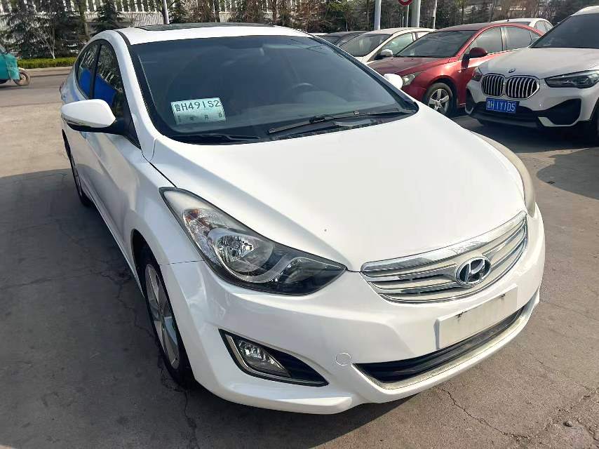 Hyundai 1,6 л, автоматическая коробка передач