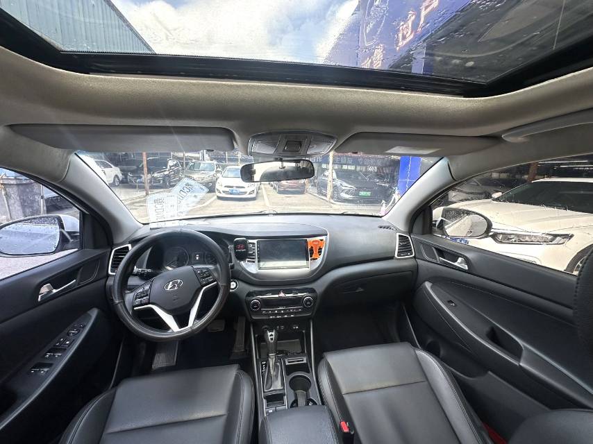 途胜 Model Year 1.6T 双离合两驱领先型
