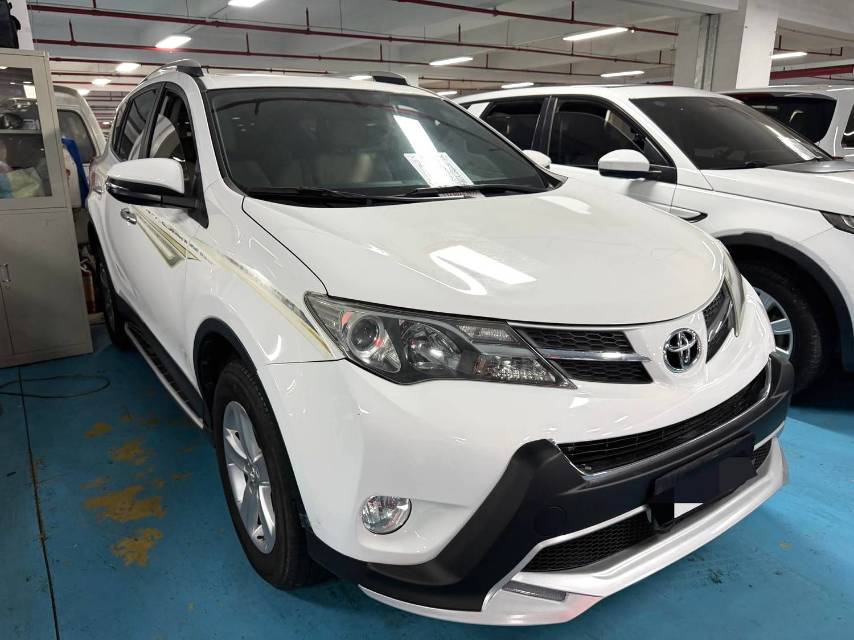 RAV 4 荣放 Model Year 2.0L CVT 四驱新锐版