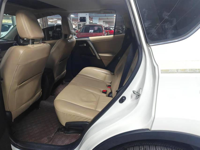 RAV 4 荣放 Model Year 2.0L CVT 四驱新锐版