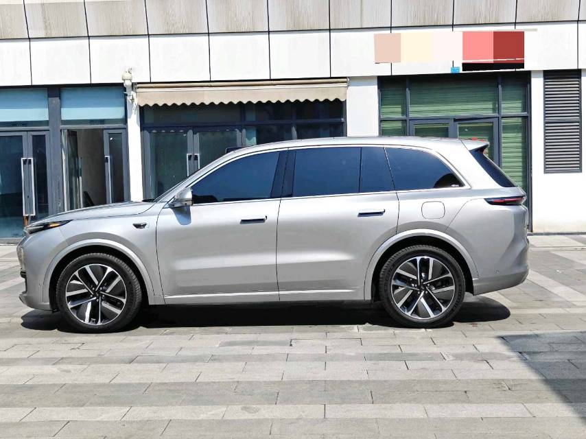 理想 L (Liter) 8 Model Year Ultra