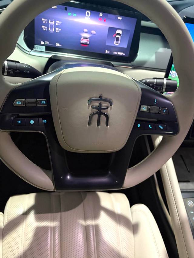 Электромобиль BYD L (Liter) с запасом хода 662 км