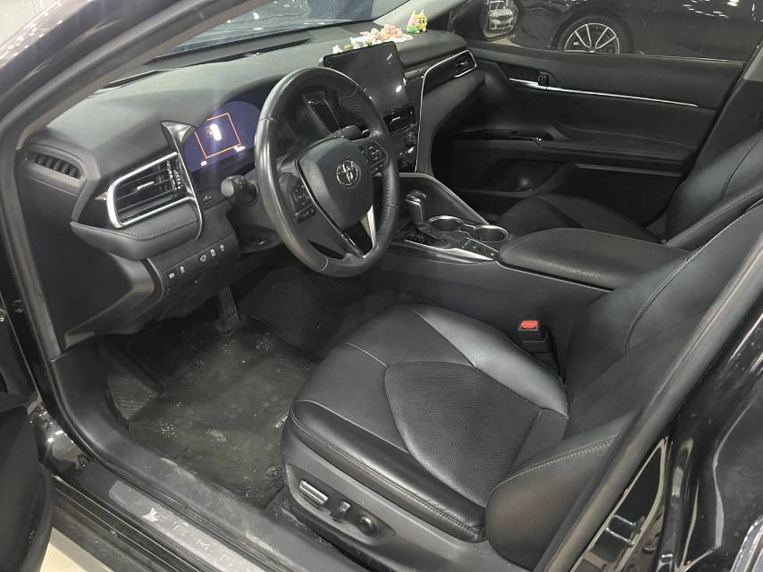 Toyota Camry 2.5G Luxury