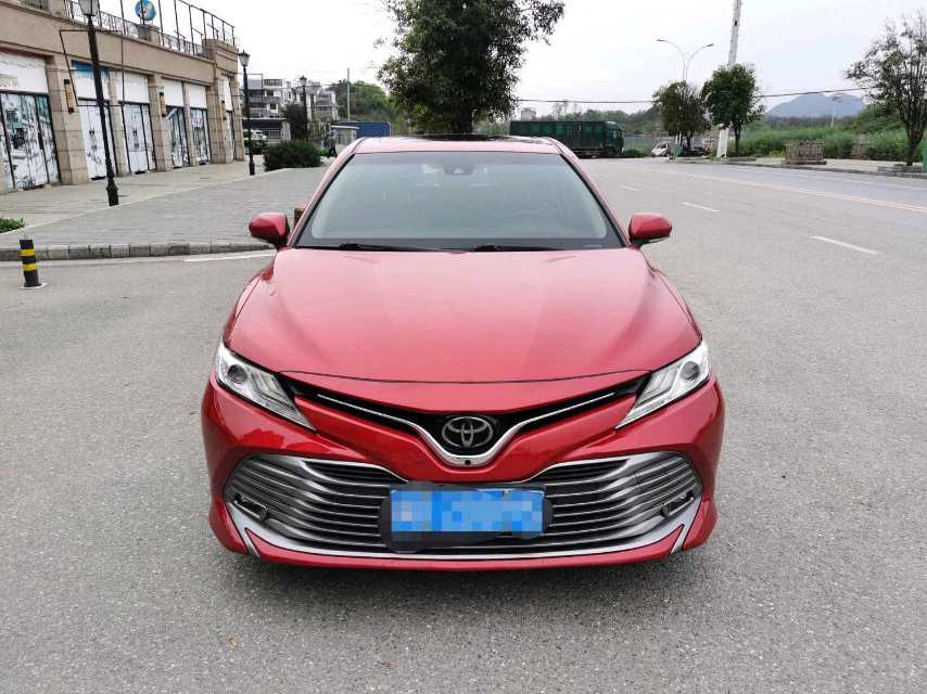 Toyota Camry 2.0G Luxury