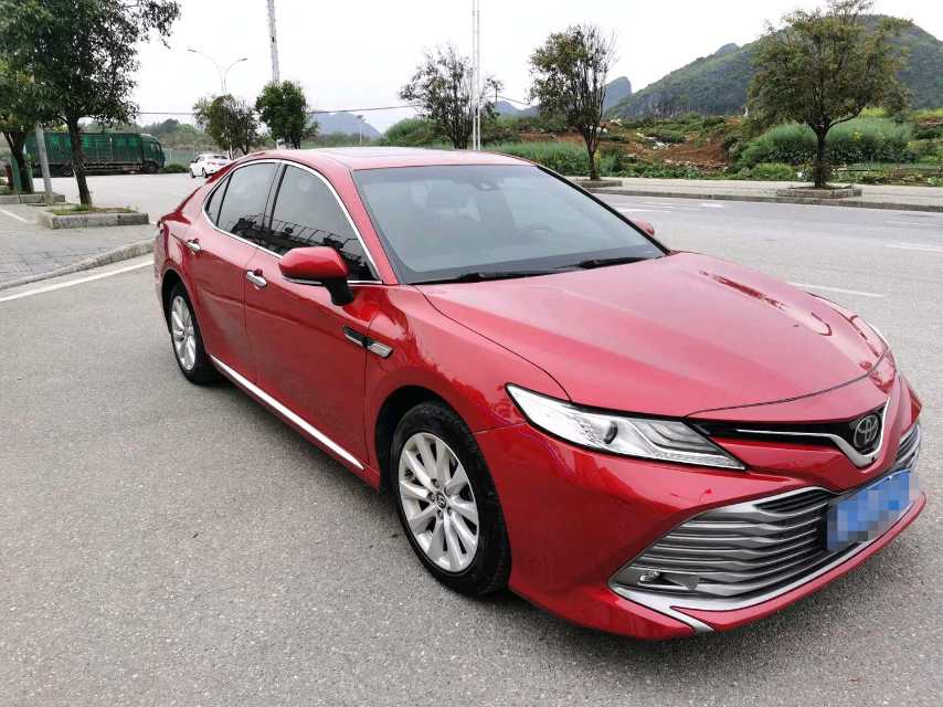 Toyota Camry 2.0G Luxury