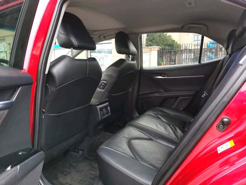 Toyota Camry 2.0G Luxury