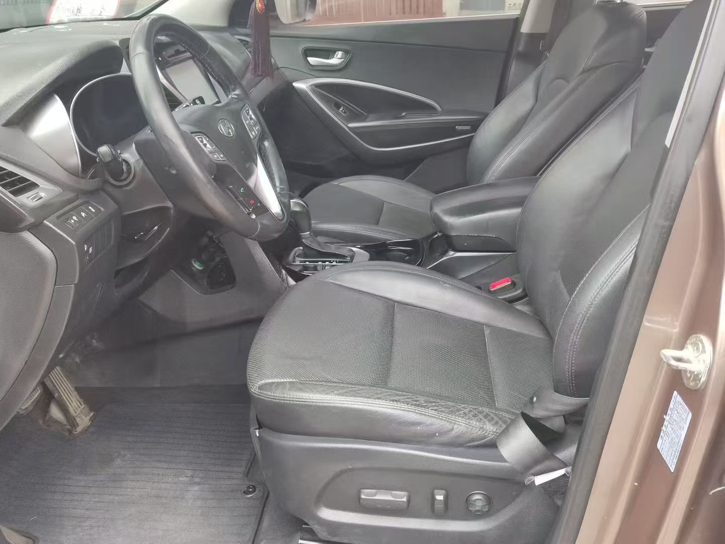 胜达 Model Year 2.4L 自动两驱智能型 5 Seats