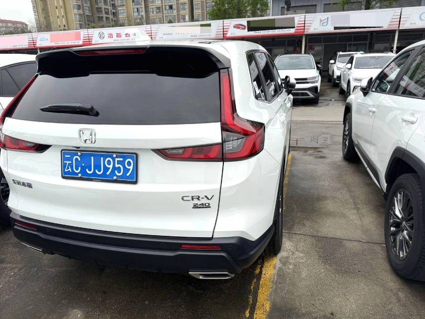 Honda CR-V 240TURBO, 2WD, 5 мест