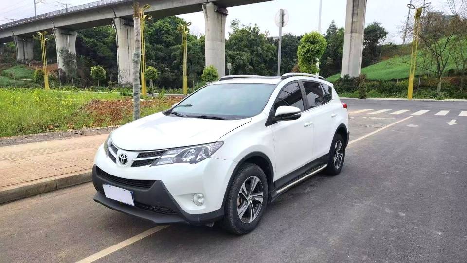 Toyota RAV 4 2.0L CVT 2WD