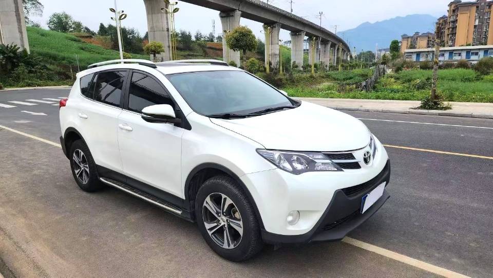 Toyota RAV 4 2.0L CVT 2WD