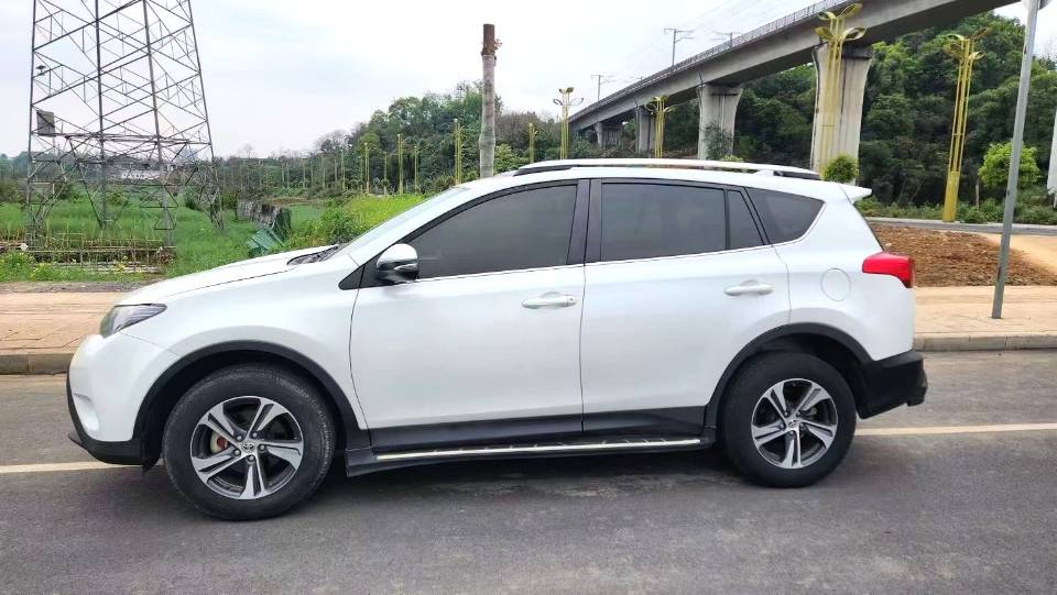 Toyota RAV 4 2.0L CVT 2WD