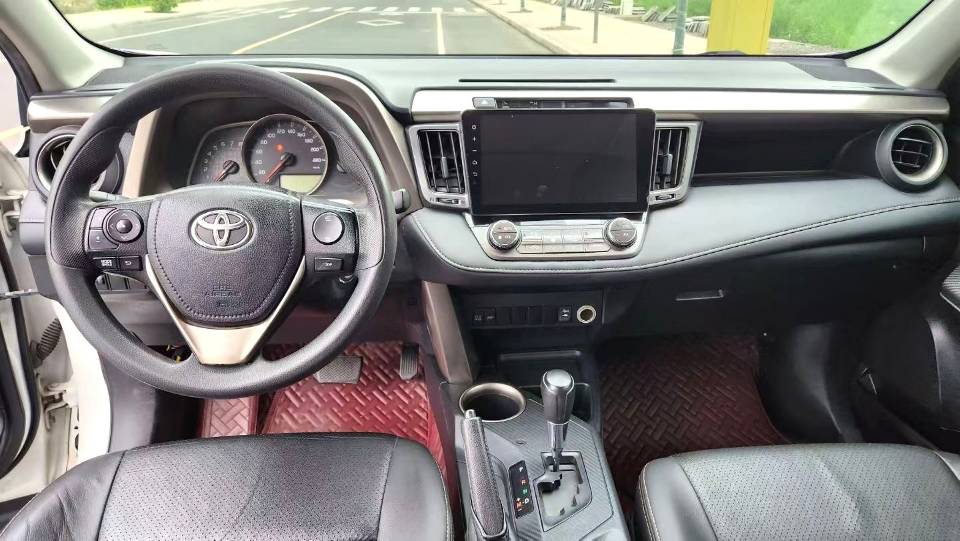 Toyota RAV 4 2.0L CVT 2WD