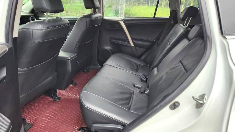 Toyota RAV 4 2.0L CVT 2WD
