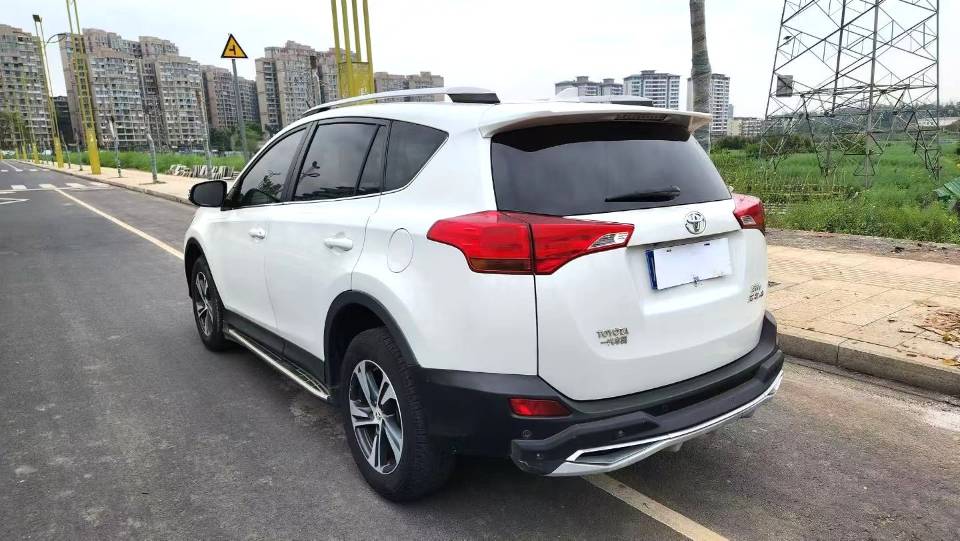 Toyota RAV 4 2.0L CVT 2WD