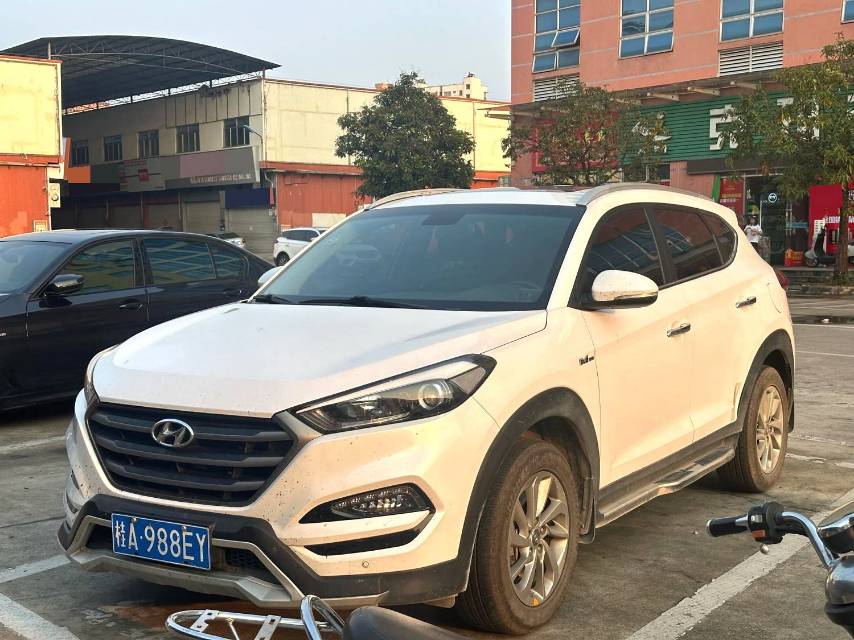 Hyundai 2.0L Automatic2WD