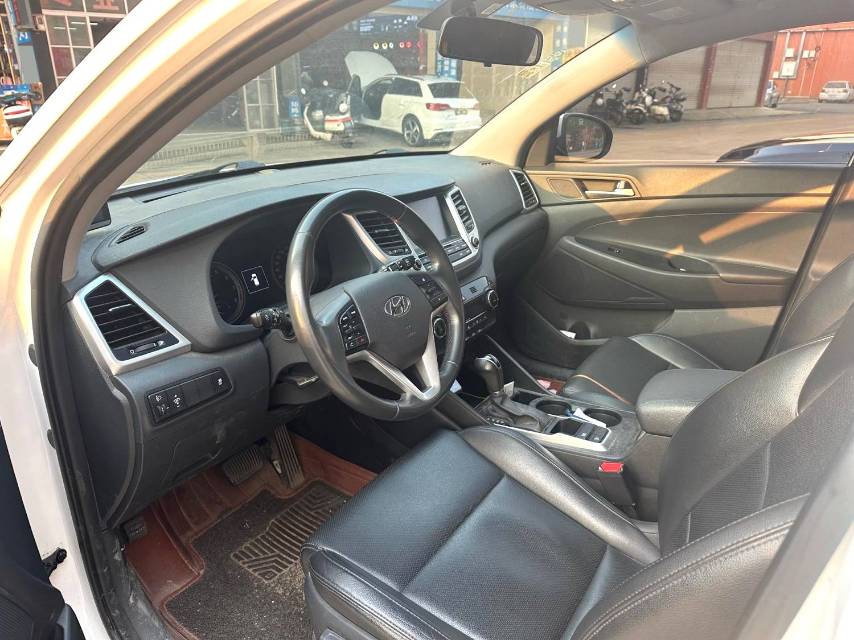 途胜 Model Year 2.0L 自动两驱智能型