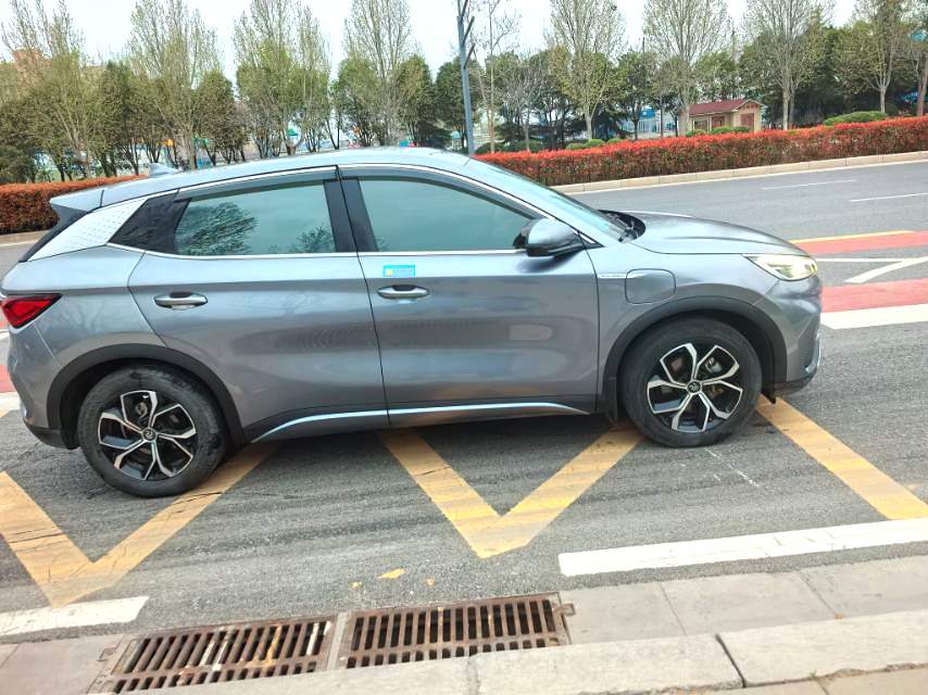 BYD PLUS 510KM